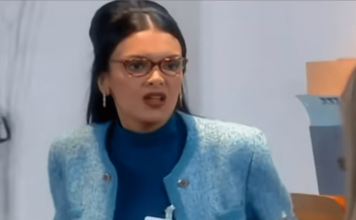 Sandra Patiño «La Jirafa»